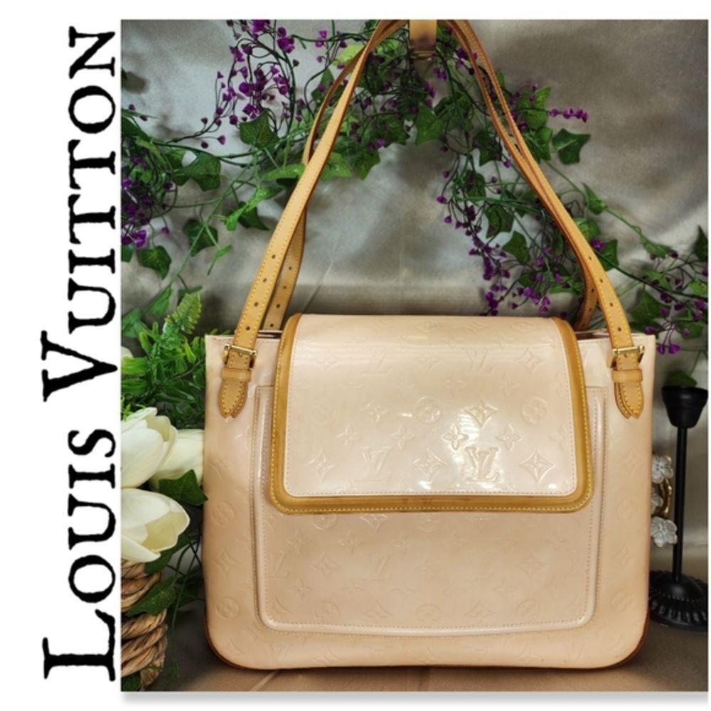 Louis Vuitton Vernis Petronia Street Marshmallow w/ Dust Bag & COA EUC